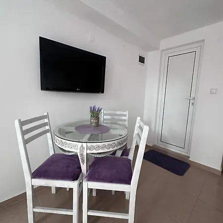 Apartment House Velevi