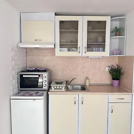 Apartment House Velevi