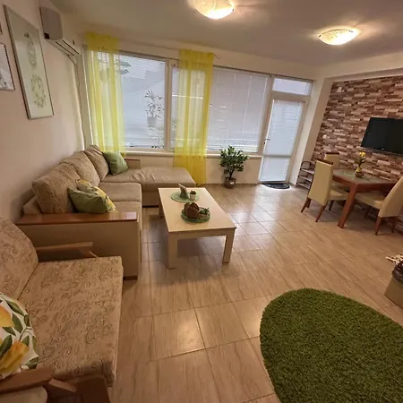 Apartament House Velevi Święty Włas