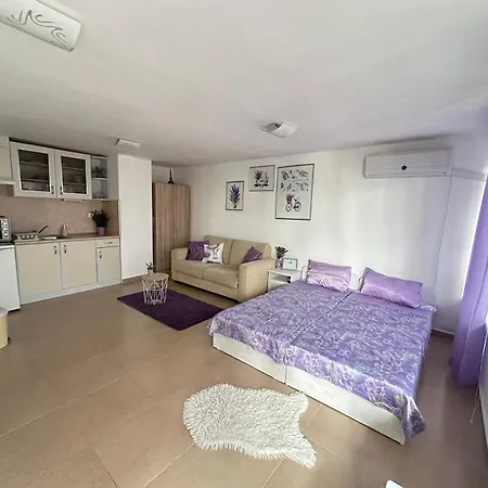 דירה House Velevi *